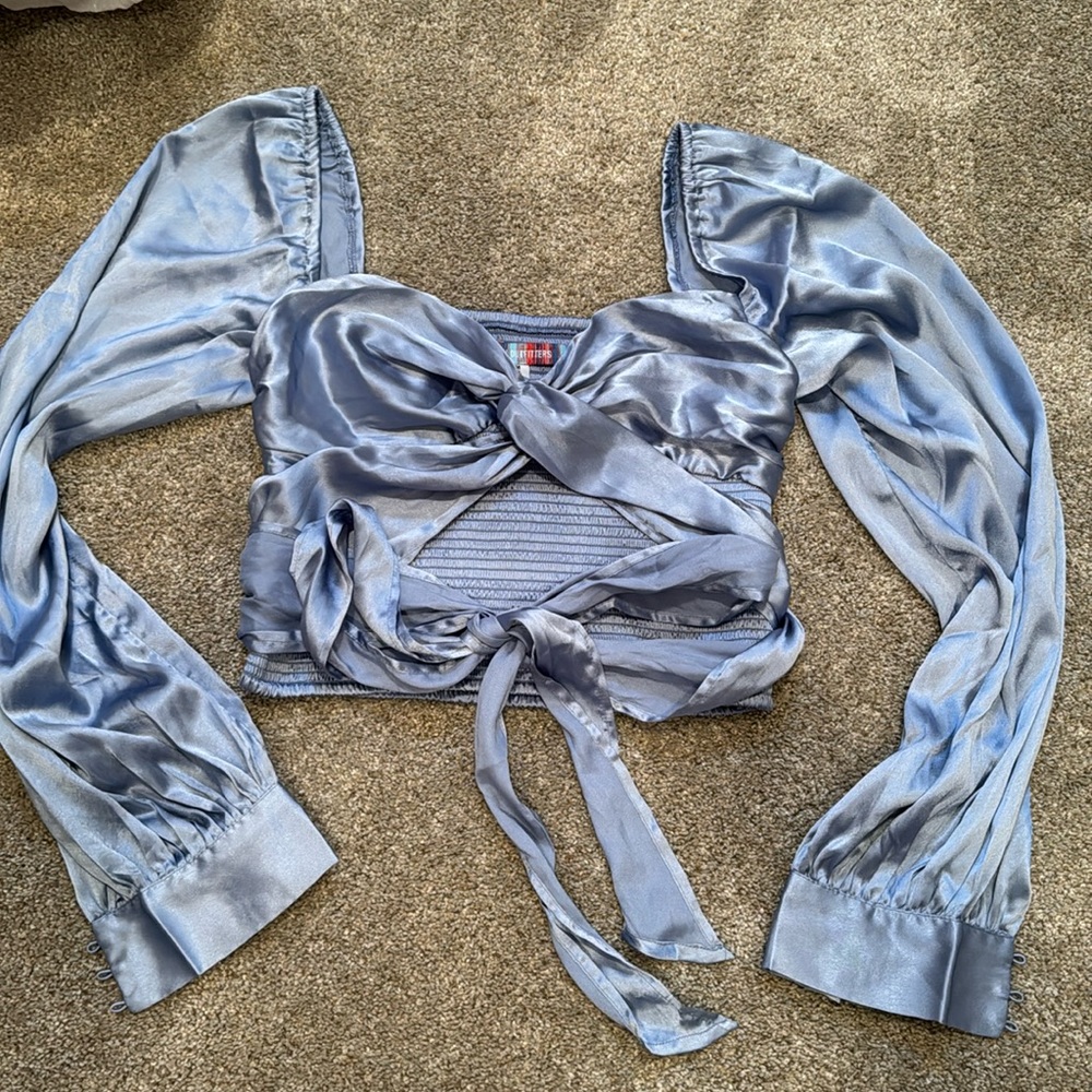 Cute Urban Outfitters blue top